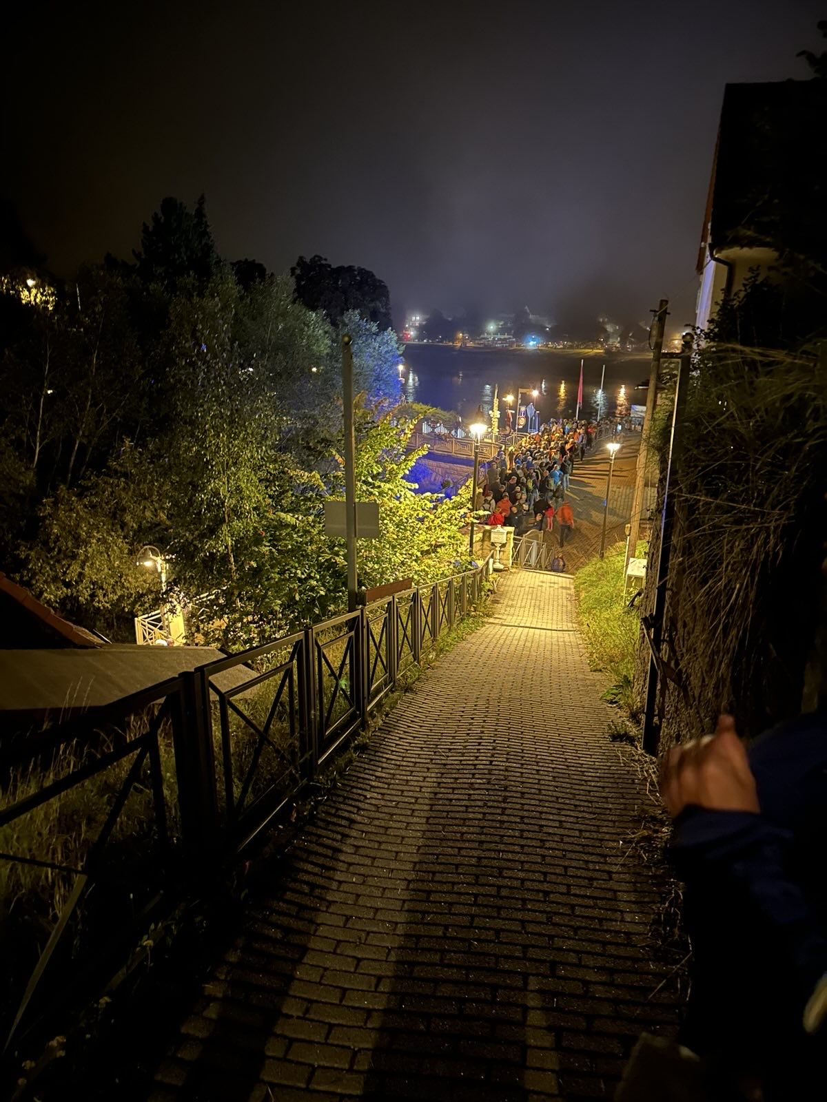 Beginn des Aufstiegs von oben betrachtet